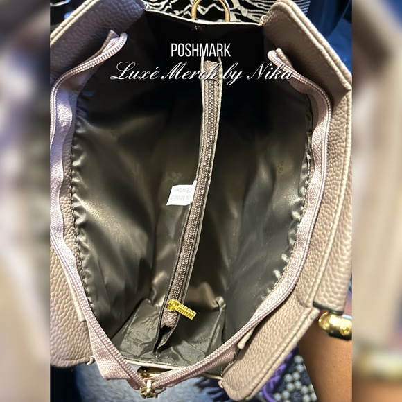 Handbag Bundle comes with bracelets  (2) piece set - Picture 4 of 6